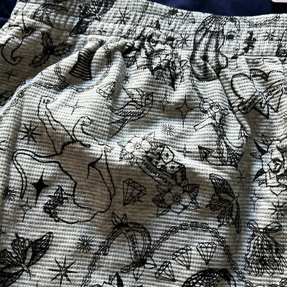 Men’s graphic shorts - Picture 3 of 6